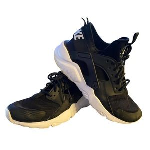 Nike Air Huarache Shoes Sneakers Women 6.5 Black White Sneakers Run 847569 Foam